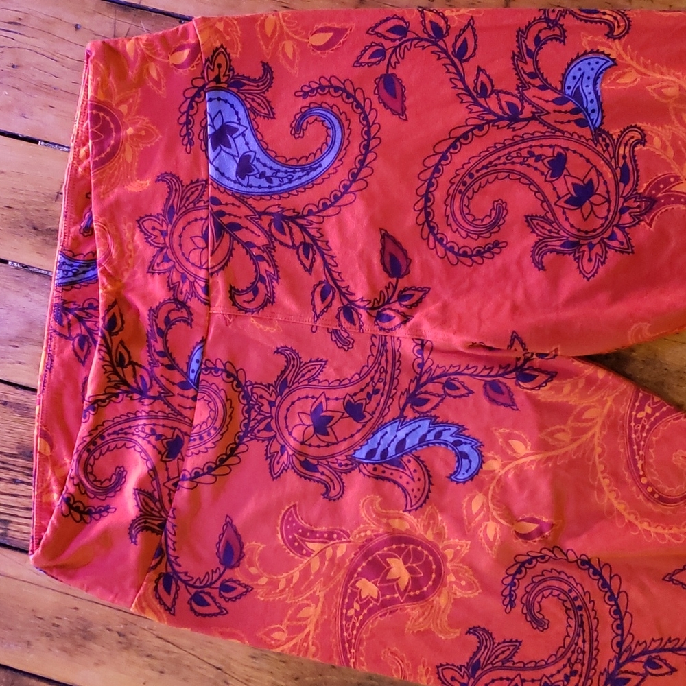 Lularoe leggings TC Tall & Curvy orange/red paisley